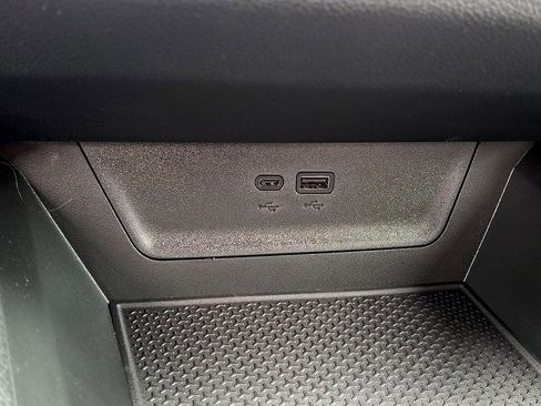 New 2026 Chevrolet Equinox LT w/ Convenience Package II AWD/4WD image 16