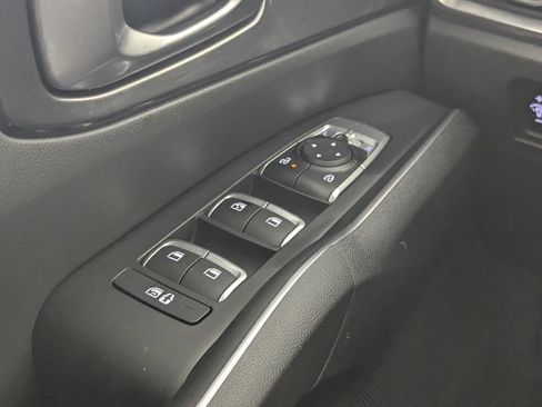 Used 2024 Kia Sorento S FWD image 17