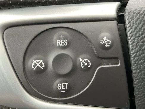 Used 2023 GMC Acadia SLE image 21