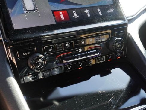 Used 2024 Jeep Grand Cherokee L Limited w/ Luxury Tech Group II image 16