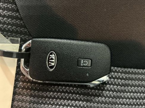 Certified 2021 Kia Niro LXS image 28