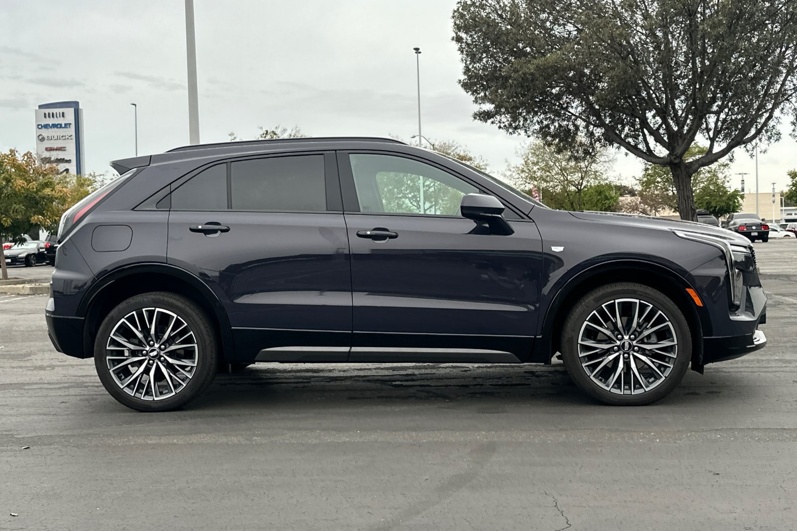 Used 2024 Cadillac XT4 Sport AWD/4WD image 3
