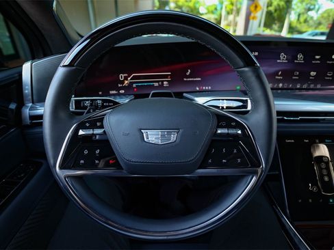 Used 2025 Cadillac Escalade IQ Sport 2 w/ LPO, ONYX Package image 24