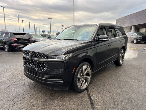 New 2026 Lincoln Navigator Black Label AWD/4WD image 3
