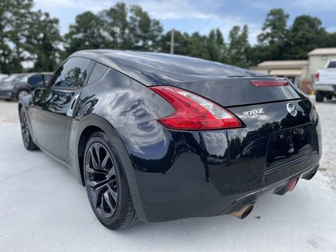 Used 2015 Nissan 370Z Coupe RWD image 5