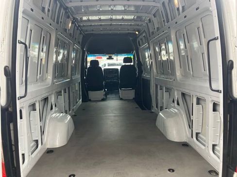 Used 2022 Mercedes-Benz Sprinter 2500 image 8