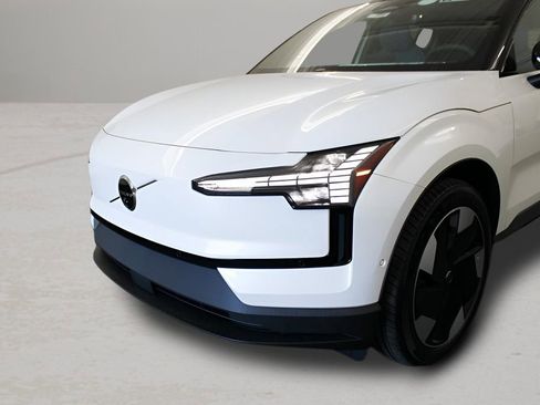 New 2026 Volvo EX30 Ultra w/ Protection Package Premier image 33