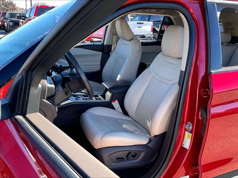 Used 2023 Ford Explorer Platinum w/ Technology Package image 7