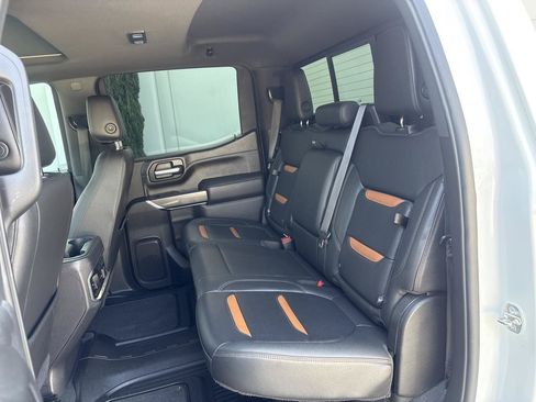 Used 2021 GMC Sierra 1500 AT4 w/ Technology Package AWD/4WD image 11