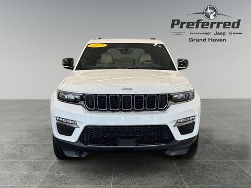 Used 2024 Jeep Grand Cherokee Limited image 11
