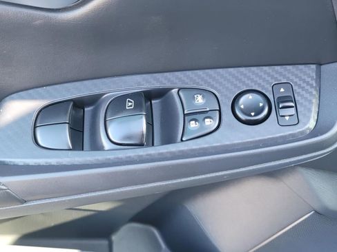 Used 2024 Nissan Sentra SV FWD image 33