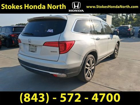Used 2017 Honda Pilot Touring image 3