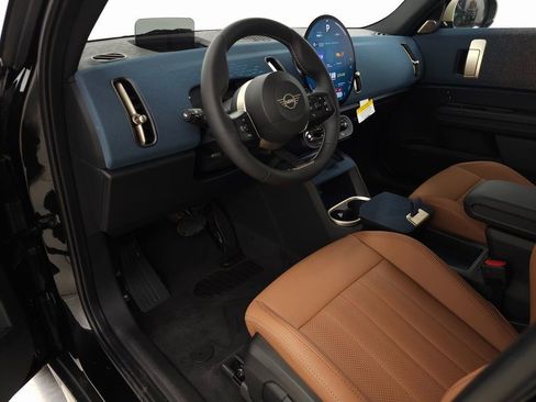 Used 2025 MINI Cooper Countryman SE w/ Comfort Package Max image 14