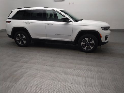 Used 2022 Jeep Grand Cherokee Limited 4xe w/ Luxury Tech Group II image 11