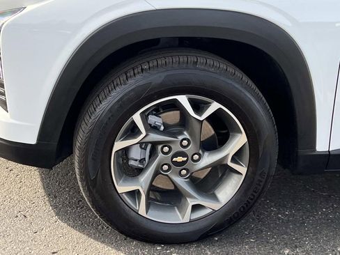 Used 2025 Chevrolet Trax LT w/ Driver Confidence Package image 25