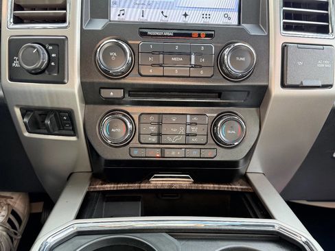 Used 2017 Ford F350 Lariat w/ Lariat Ultimate Package image 29