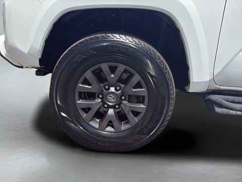 Used 2022 Toyota Tacoma SR5 w/ Technology Package RWD image 23