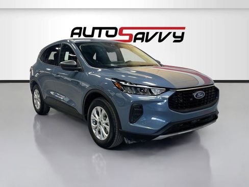 Used 2025 Ford Escape Active w/ Tech Pack #1 FWD image 1