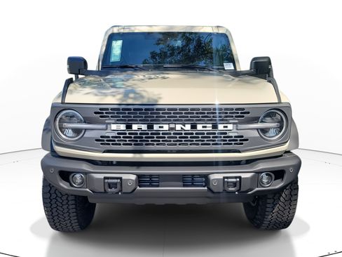 New 2025 Ford Bronco Badlands image 2