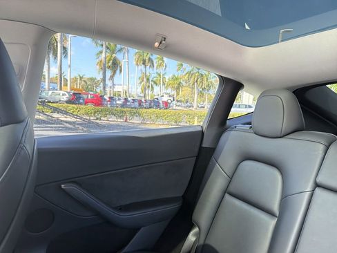 Used 2023 Tesla Model Y Long Range image 13