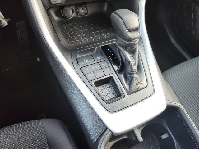 Certified 2025 Toyota RAV4 LE AWD/4WD image 18