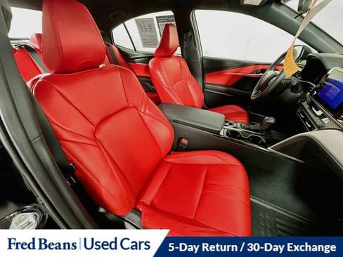Used 2025 Toyota Camry SE AWD/4WD image 33