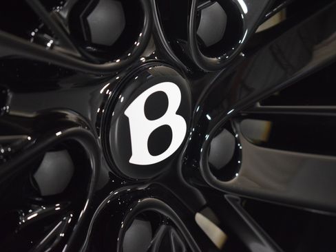 New 2025 Bentley Flying Spur Plug-In Hybrid image 14