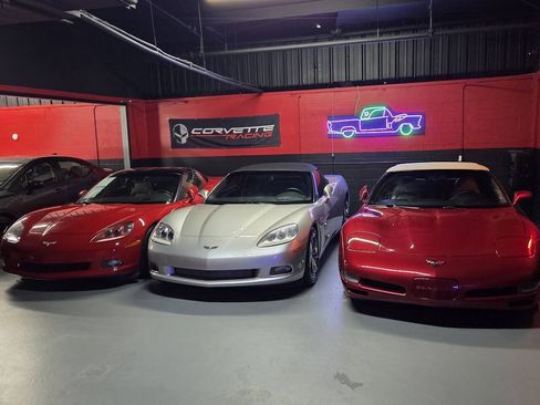 Used 2007 Chevrolet Corvette Convertible w/ Preferred Equipment Group RWD image 25