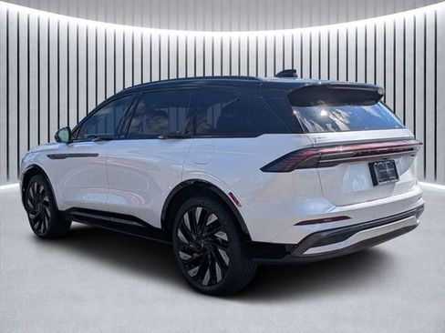 New 2026 Lincoln Nautilus Reserve w/ Jet Appearance Package image 5