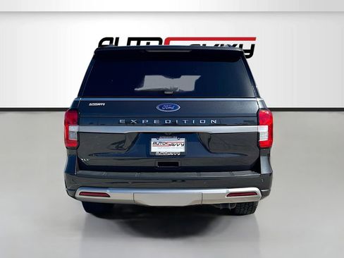 Used 2024 Ford Expedition XLT RWD image 6