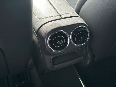 Used 2024 Mercedes-Benz GLC 300 image 22