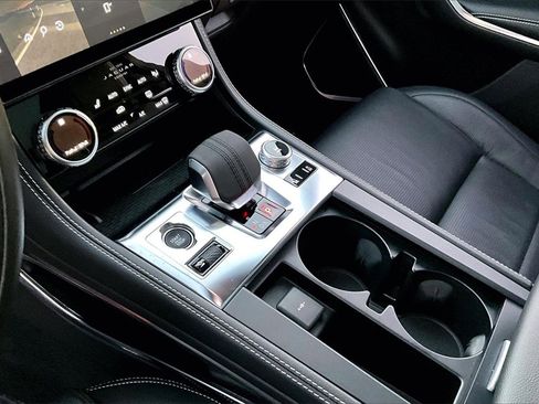 Used 2024 Jaguar F-PACE R-Dynamic S image 16