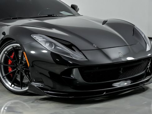 Used 2019 Ferrari 812 Superfast image 3