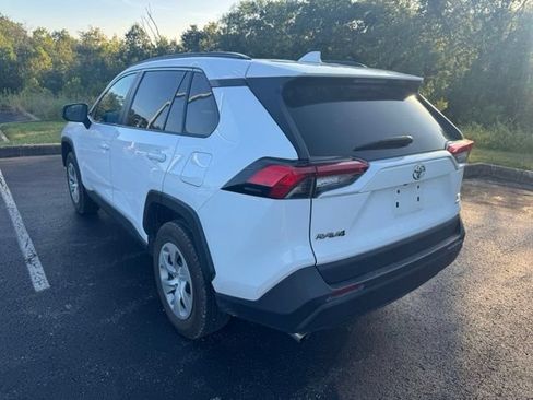 Used 2021 Toyota RAV4 LE AWD/4WD image 5