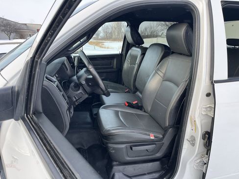 Used 2022 RAM 3500 Tradesman w/ Chrome Appearance Group image 9