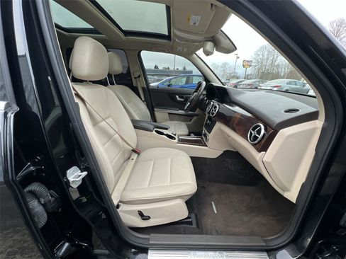 Used 2015 Mercedes-Benz GLK 350 2WD image 30