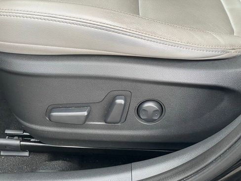 Used 2023 Hyundai Kona Limited image 13