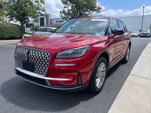 Certified 2025 Lincoln Corsair AWD image 3