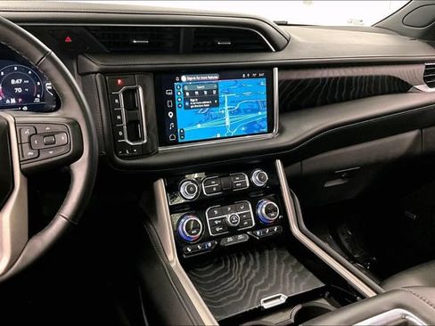 Used 2024 GMC Yukon XL Denali AWD/4WD image 7
