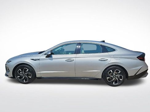 Used 2025 Hyundai Sonata SEL FWD image 2