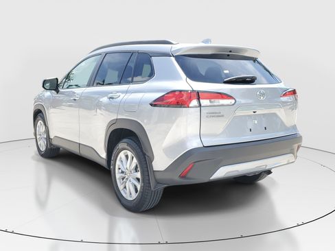 Certified 2024 Toyota Corolla Cross LE FWD image 4