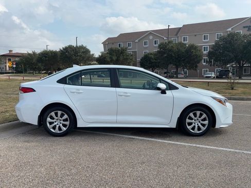 Used 2026 Toyota Corolla LE image 5