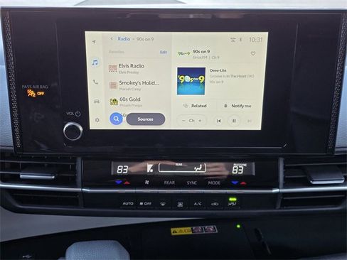 Used 2025 Toyota Sienna LE image 14