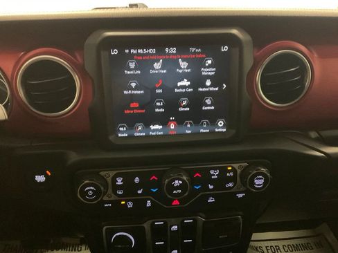 Used 2022 Jeep Gladiator Rubicon w/ Cold Weather Group AWD/4WD image 25