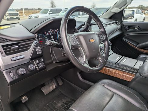 Used 2019 Chevrolet Suburban Premier image 9