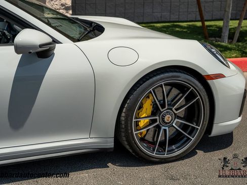 Used 2022 Porsche 911 Cabriolet AWD/4WD image 18