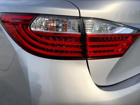 Used 2013 Lexus ES 350 w/ Luxury Pkg FWD image 28