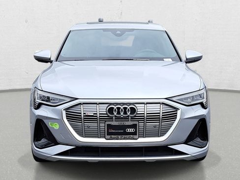 Certified 2023 Audi e-tron Premium Plus w/ Premium Plus Package AWD/4WD image 2