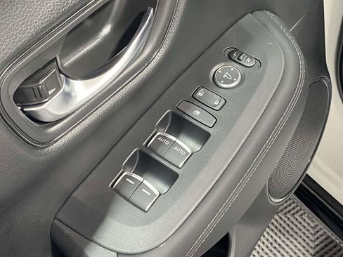 New 2026 Honda HR-V EX-L image 18