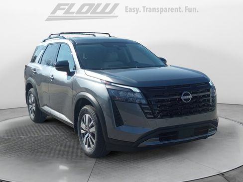 New 2026 Nissan Pathfinder SL image 1